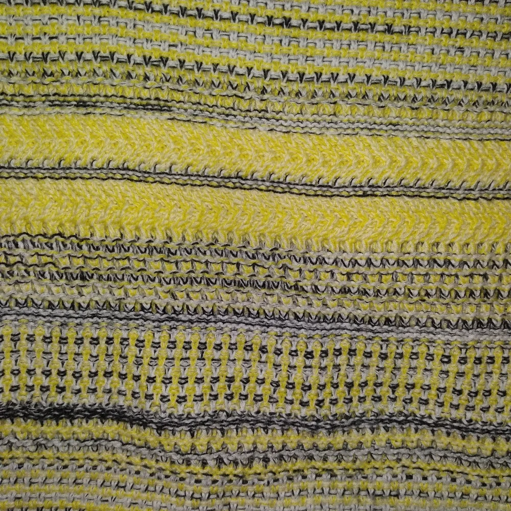 Leo & Nicole Lightweight Sweater, size XL - Picture 3 of 6